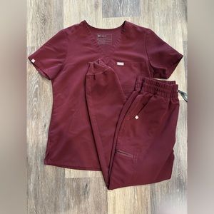 set of 2 burgundy figs set (top & bottom)